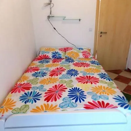 Sanja - 100 Meters To The Apartman Vir