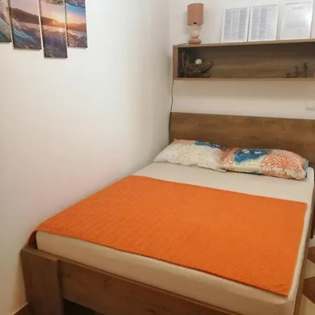 Sanja - 100 Meters To The Apartman Vir