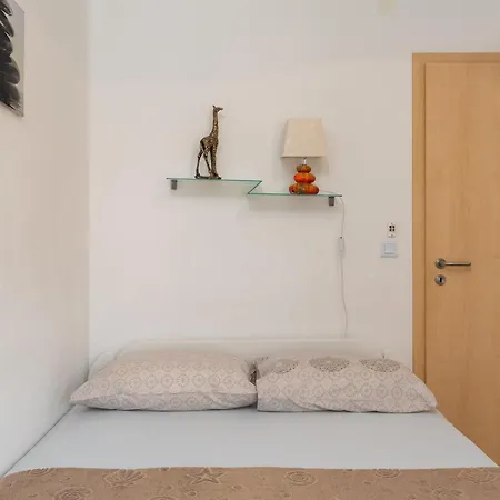 Sanja 公寓