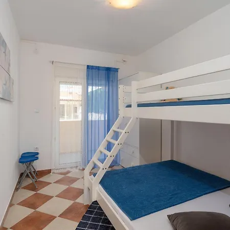 Apartment Sanja Vir